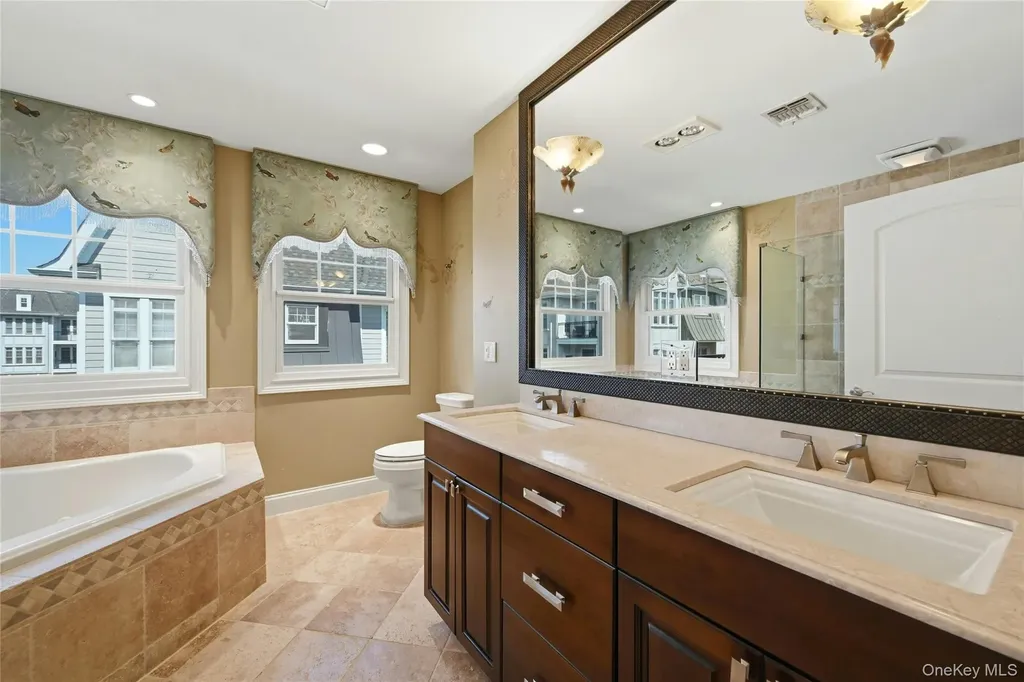 477 Pacing Way Westbury NY 11590