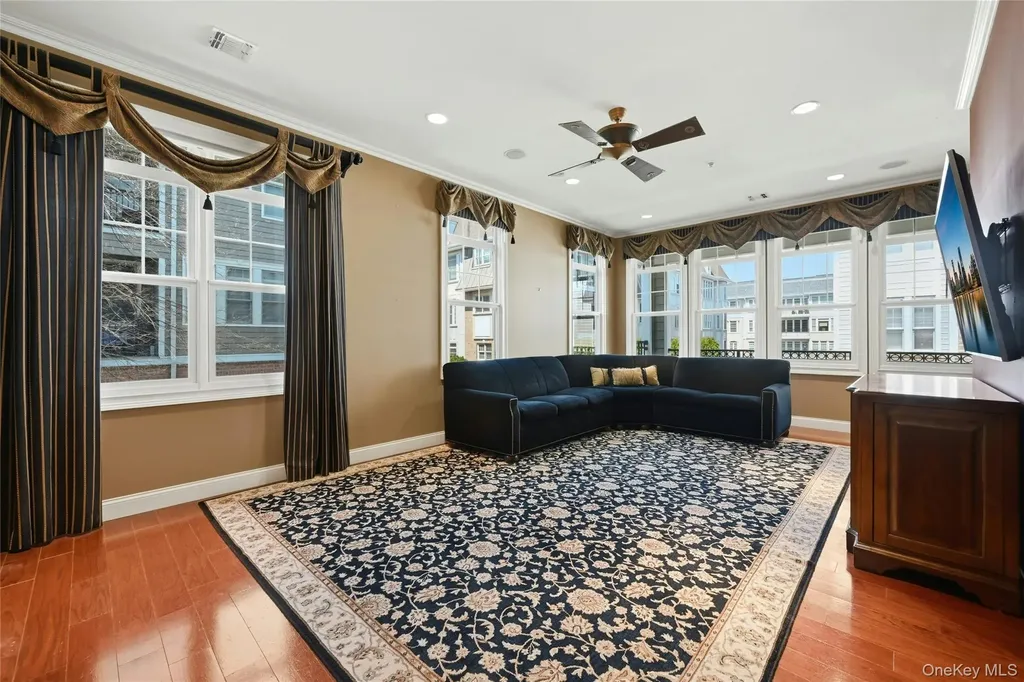 477 Pacing Way Westbury NY 11590