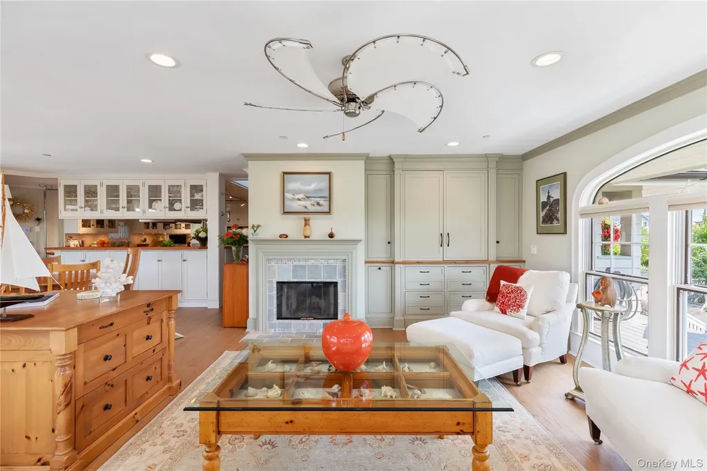 206 Broadway Saltaire NY 11706