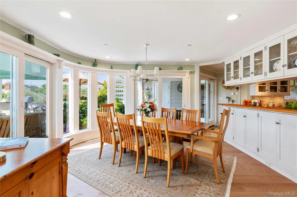 206 Broadway Saltaire NY 11706