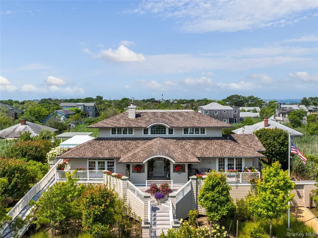 206 Broadway Saltaire NY 11706