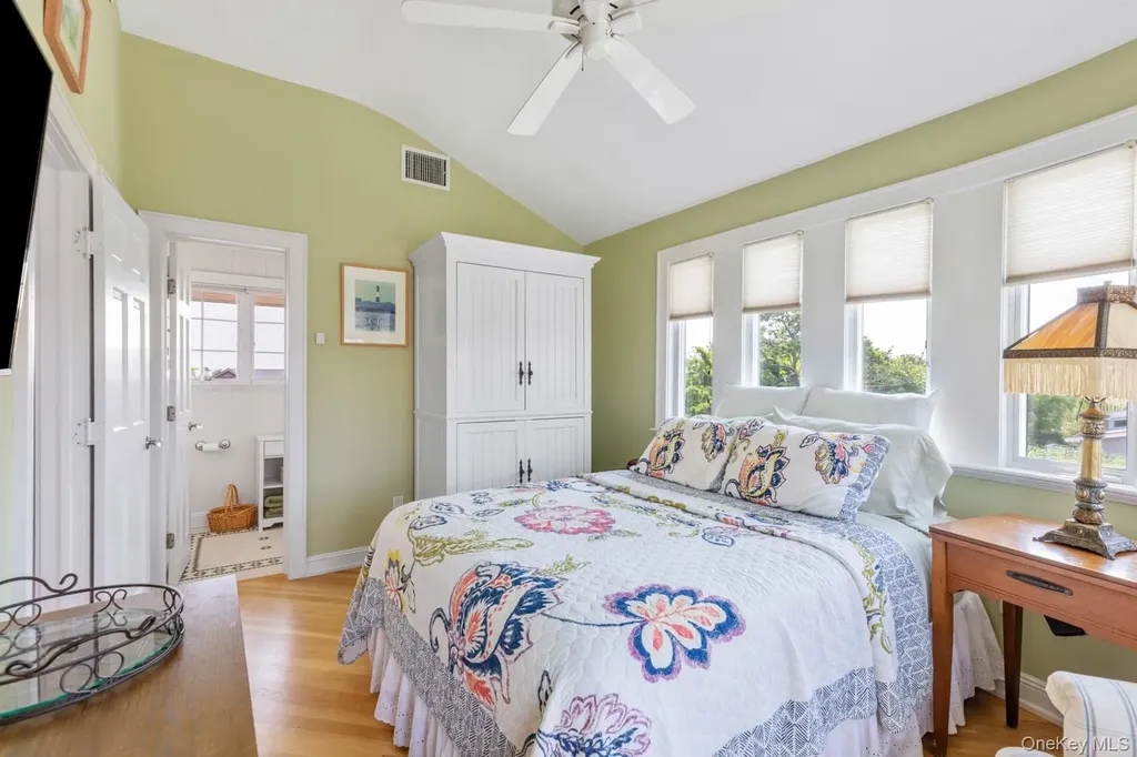 206 Broadway Saltaire NY 11706