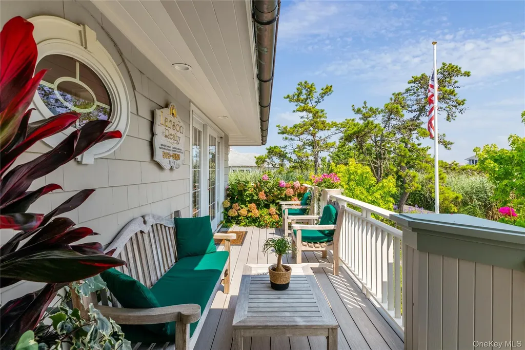 206 Broadway Saltaire NY 11706