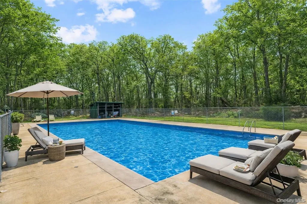 420 Fox Run Lane Carmel NY 10512