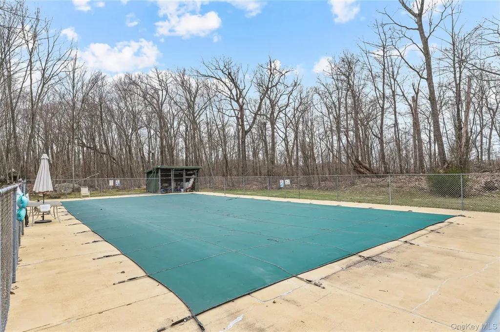420 Fox Run Lane Carmel NY 10512