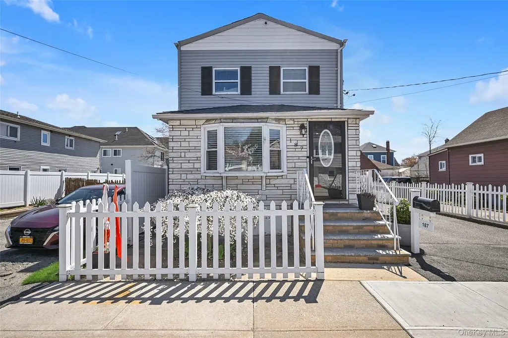 187 Memphis Avenue South Floral Park NY 11001