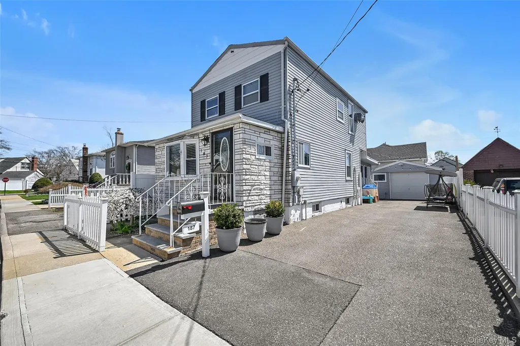187 Memphis Avenue South Floral Park NY 11001