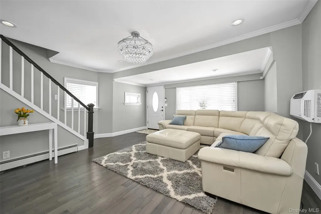 187 Memphis Avenue South Floral Park NY 11001