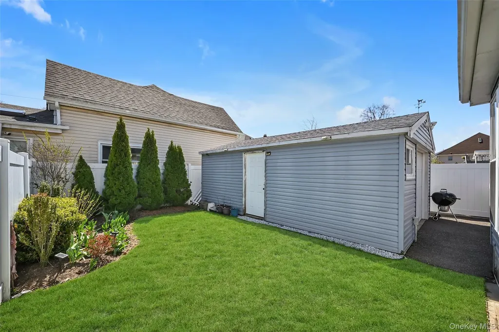 187 Memphis Avenue South Floral Park NY 11001