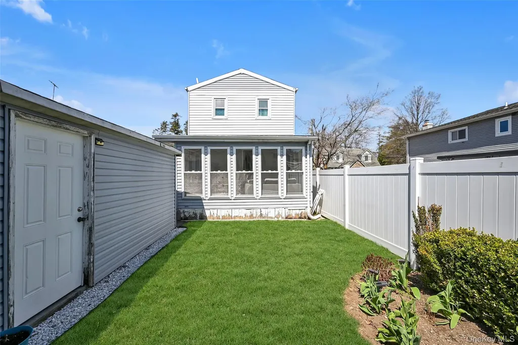 187 Memphis Avenue South Floral Park NY 11001