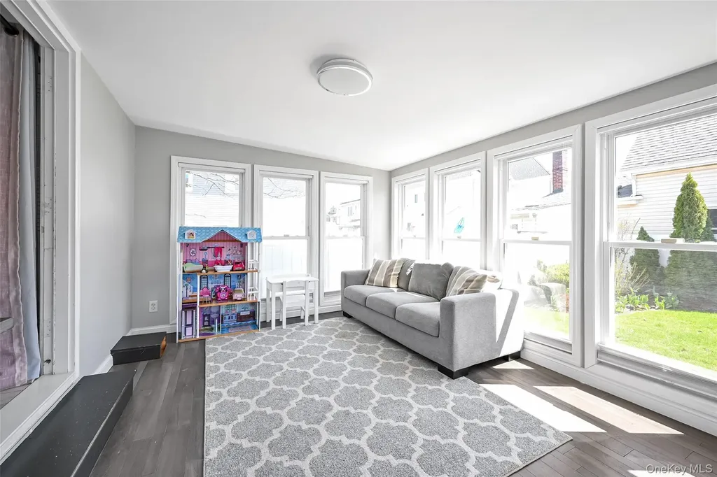 187 Memphis Avenue South Floral Park NY 11001