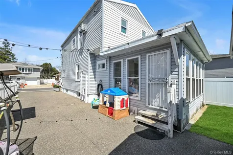 187 Memphis Avenue South Floral Park NY 11001