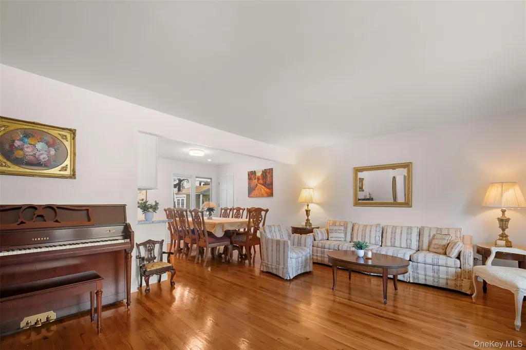 50 Marian Lane Jericho NY 11753