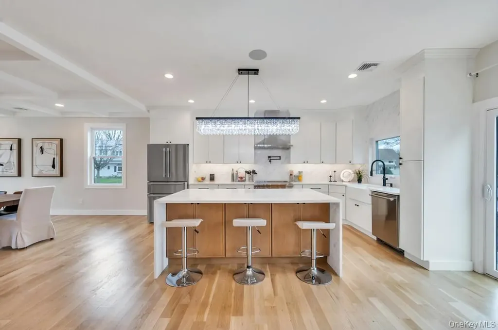 19 Arrow Lane Hicksville NY 11801