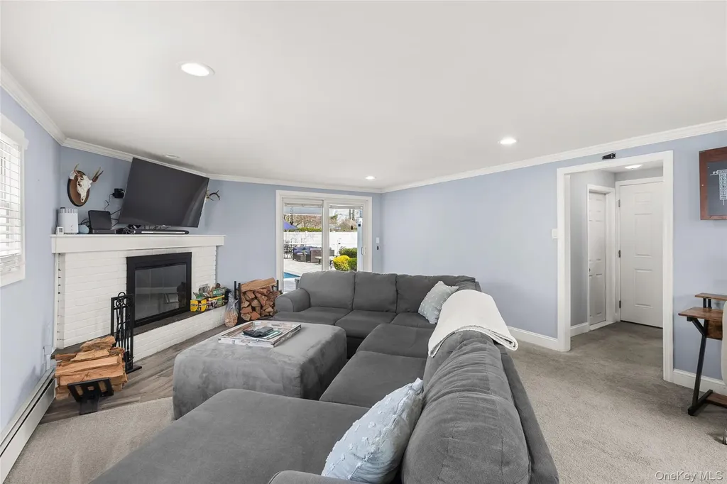 1299 Madison Avenue West Islip NY 11795