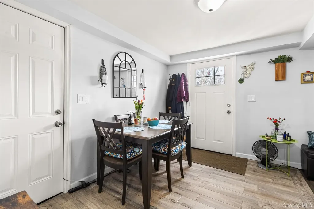 1299 Madison Avenue West Islip NY 11795