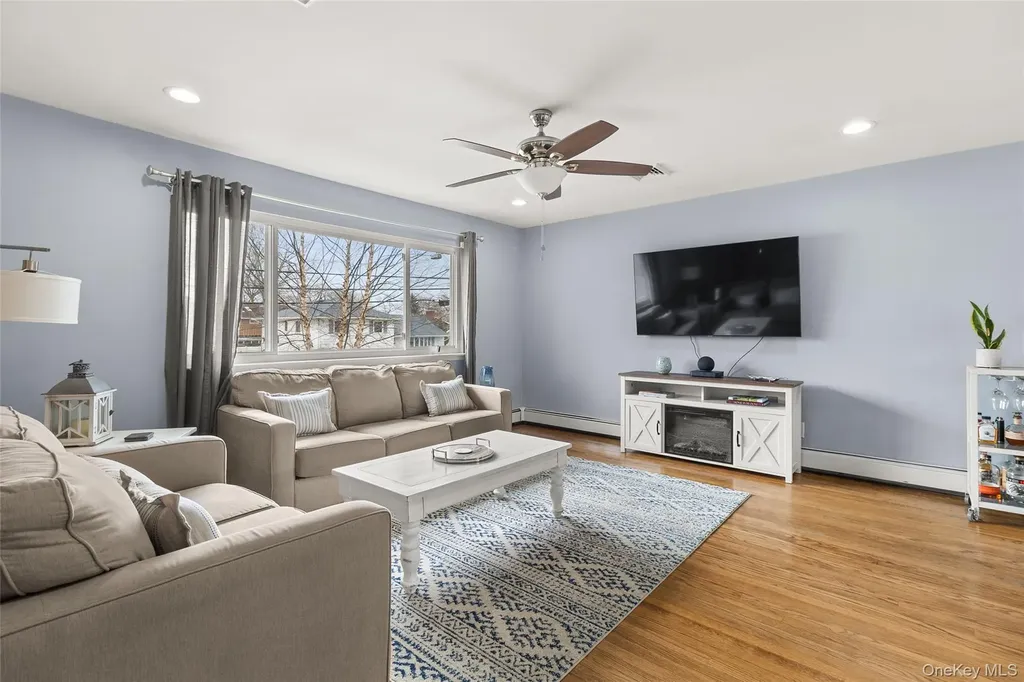 1299 Madison Avenue West Islip NY 11795
