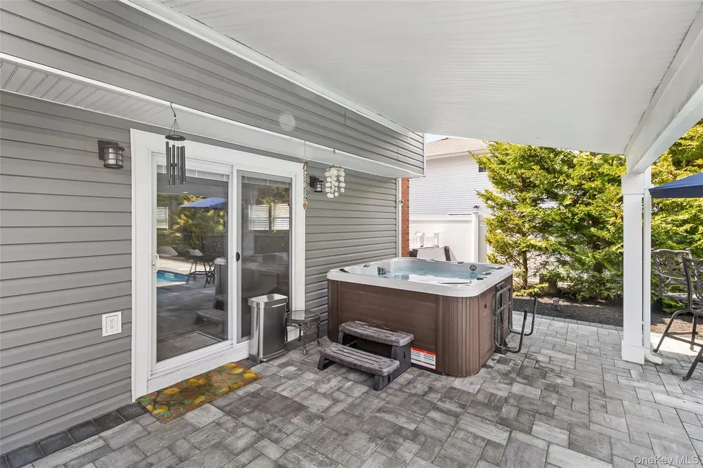 1299 Madison Avenue West Islip NY 11795