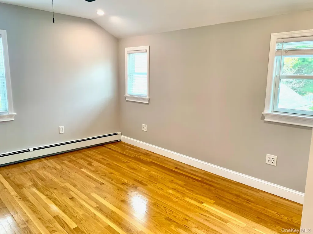 435 Middle Road Riverhead NY 11901