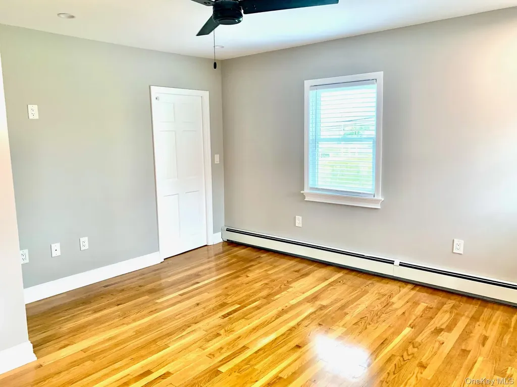 435 Middle Road Riverhead NY 11901