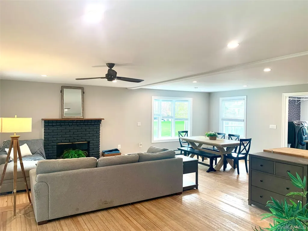 435 Middle Road Riverhead NY 11901