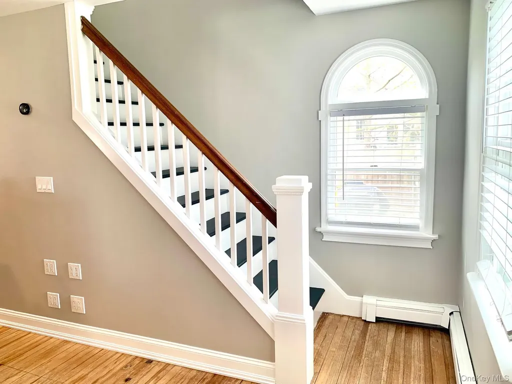 435 Middle Road Riverhead NY 11901