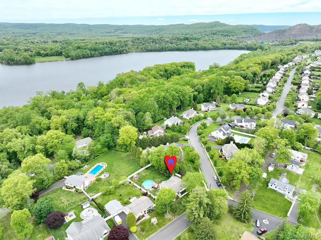 55 Stonewall Lane Congers NY 10920