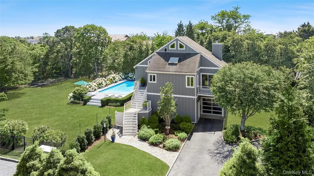 4 Meadow Lane Westhampton Beach NY 11978