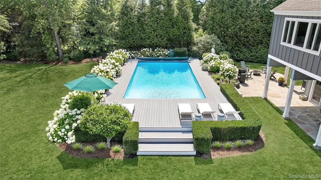 4 Meadow Lane Westhampton Beach NY 11978