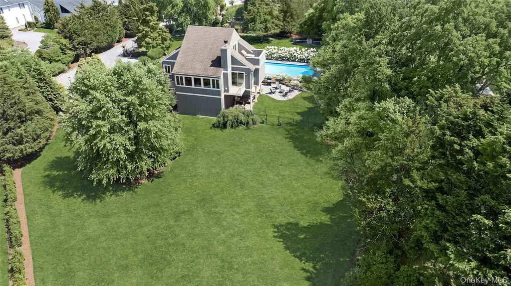 4 Meadow Lane Westhampton Beach NY 11978