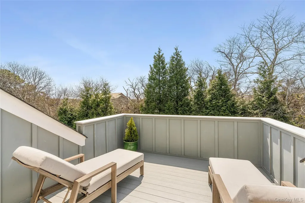 4 Meadow Lane Westhampton Beach NY 11978