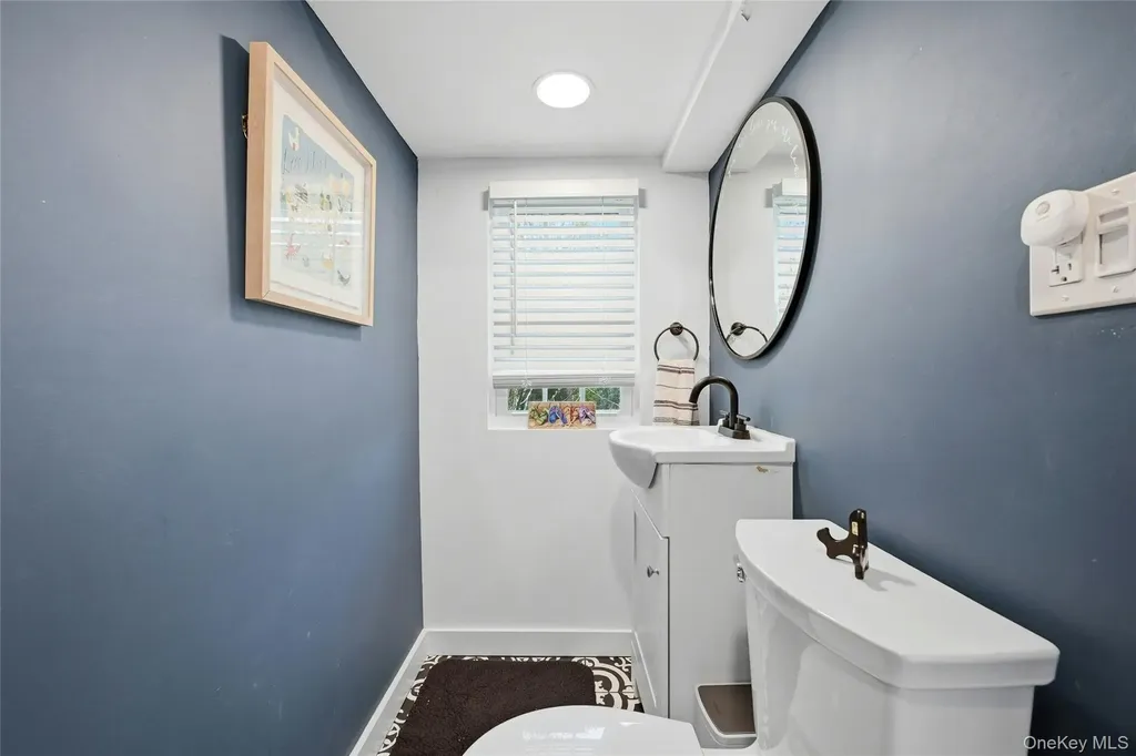 12 Herricks Lane Jamesport NY 11901