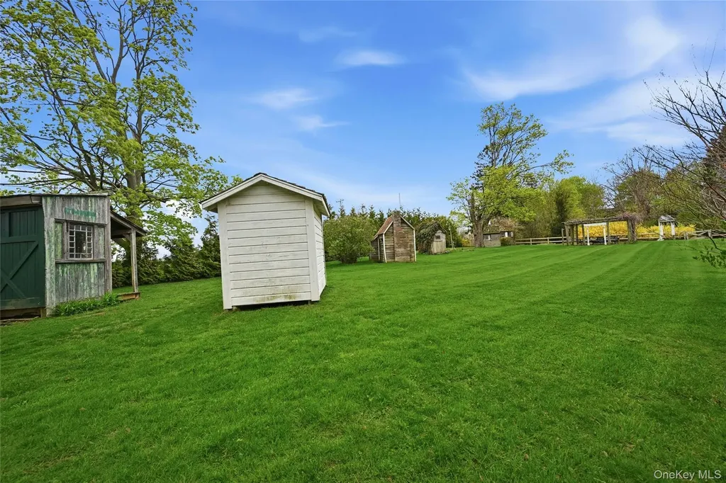 12 Herricks Lane Jamesport NY 11901