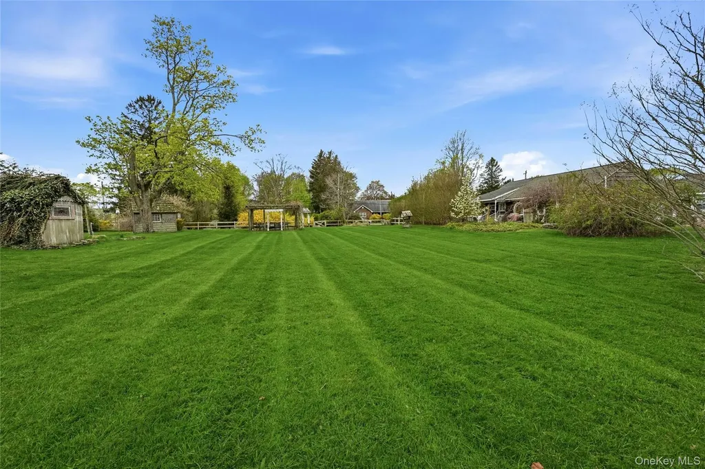 12 Herricks Lane Jamesport NY 11901