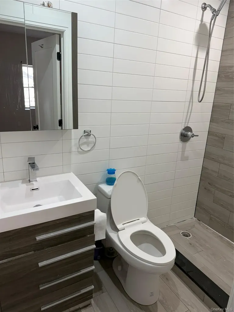 91 E 54th Street Brooklyn NY 11203