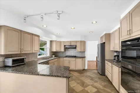 983 Palmer Avenue Mamaroneck NY 10543