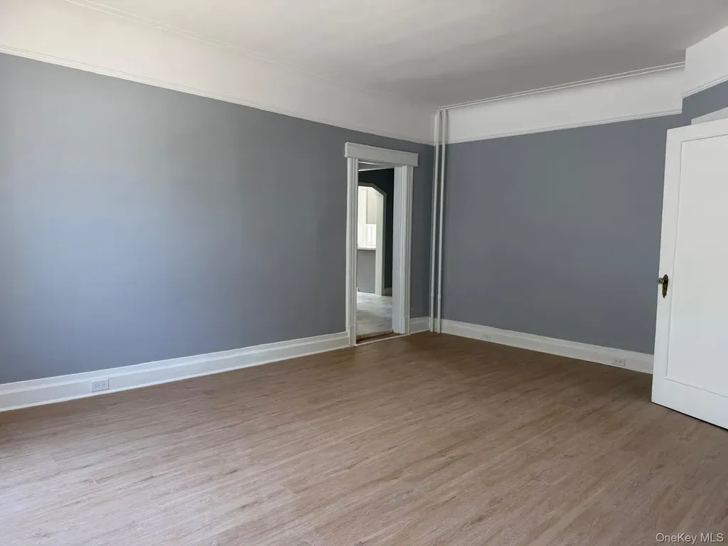 24 Doxsey Place Lynbrook NY 11563