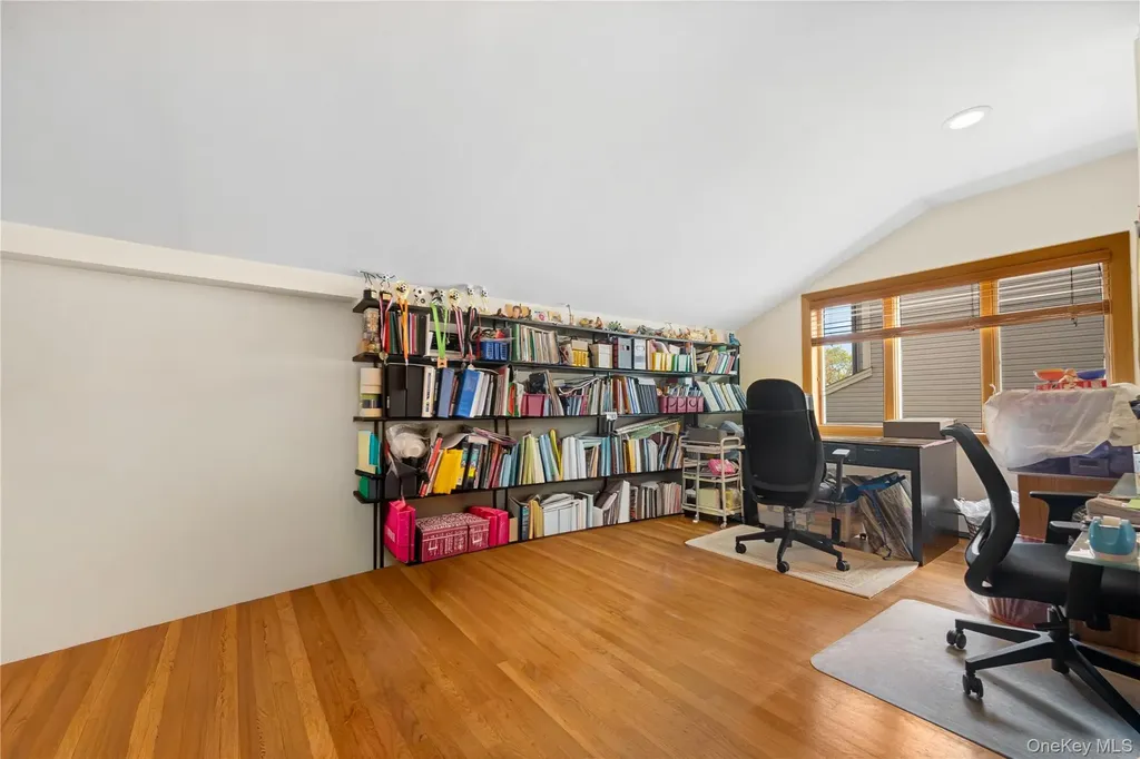 150 Roxton Road Plainview NY 11803