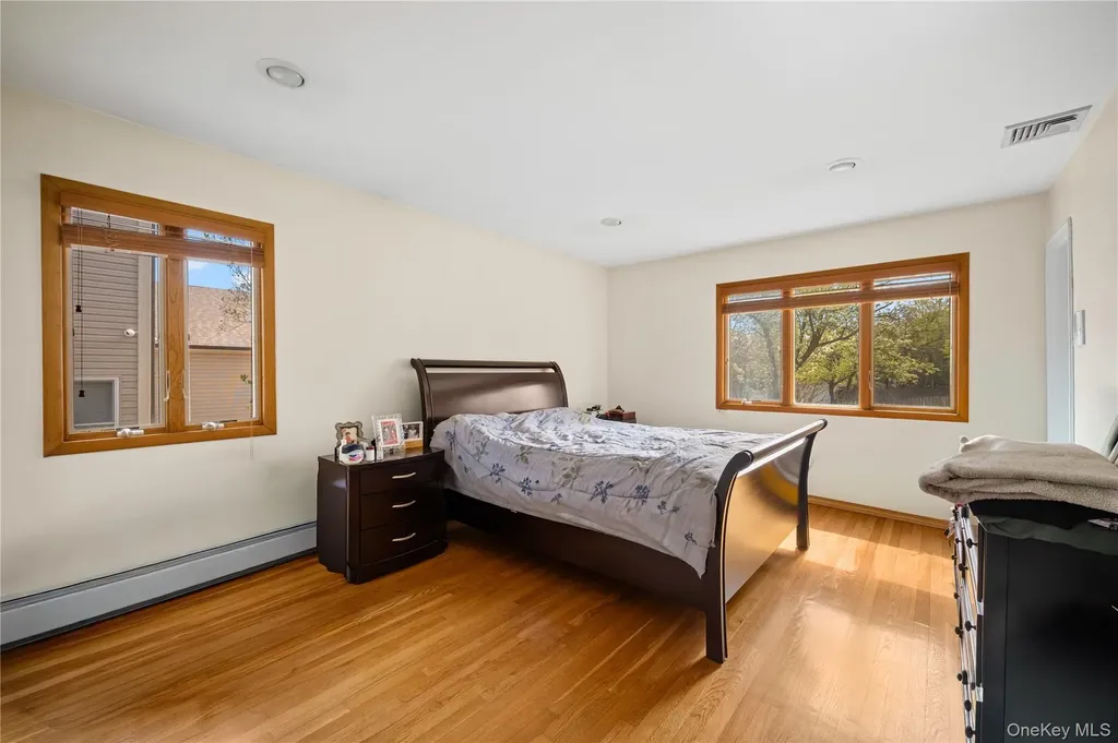150 Roxton Road Plainview NY 11803