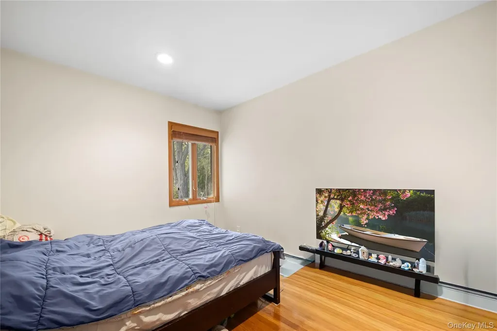 150 Roxton Road Plainview NY 11803