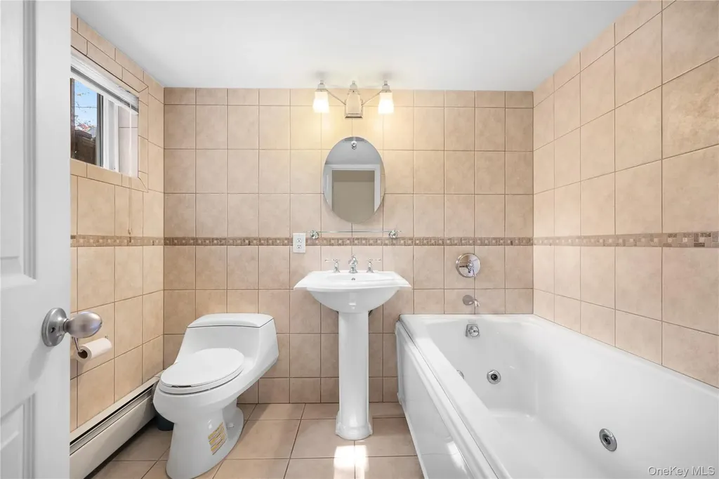 150 Roxton Road Plainview NY 11803