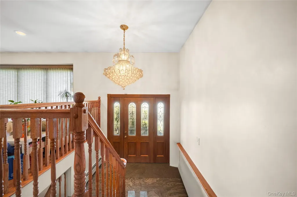 150 Roxton Road Plainview NY 11803