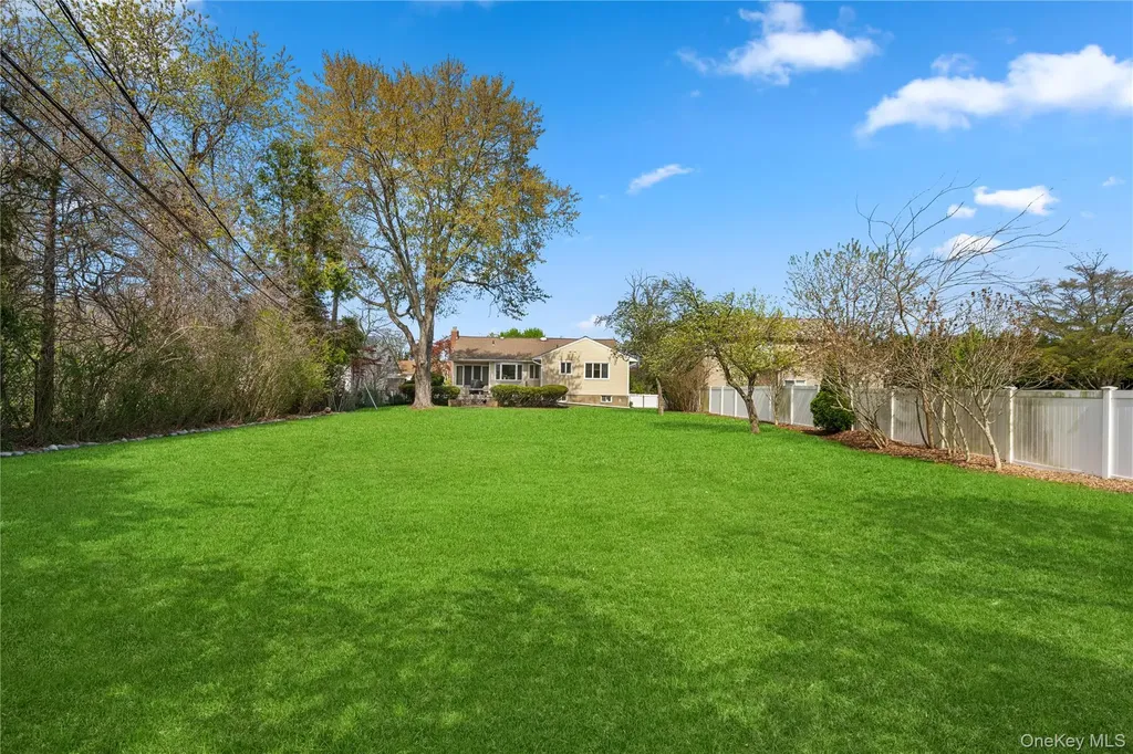 150 Roxton Road Plainview NY 11803