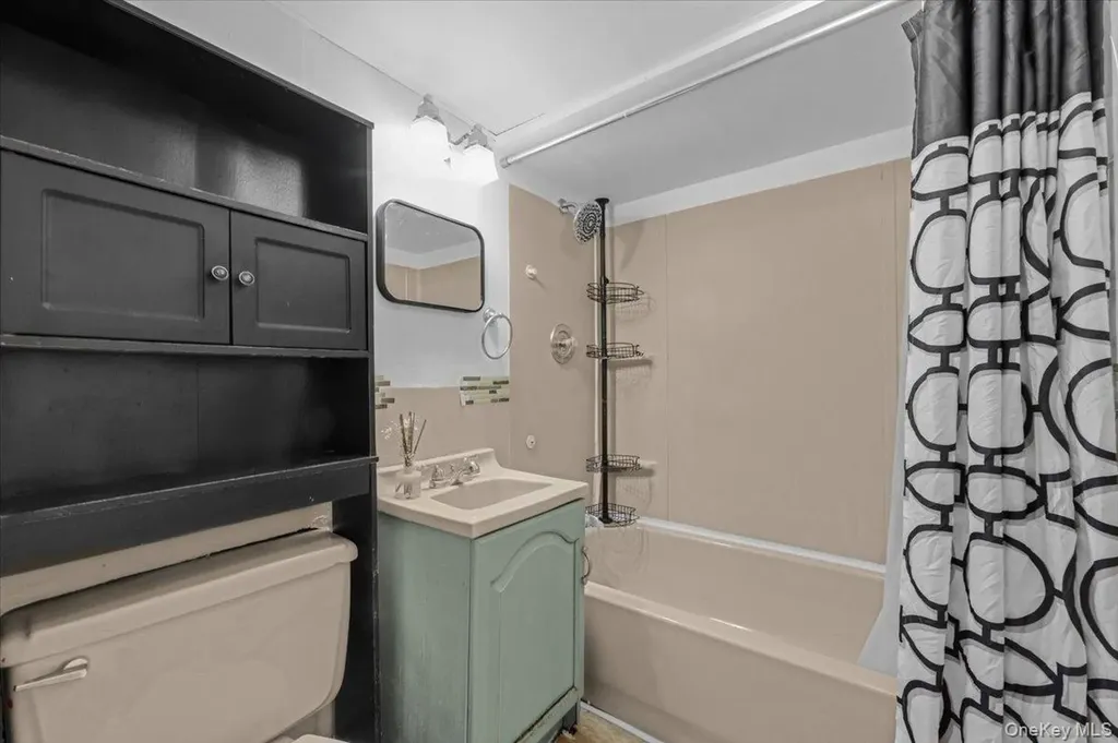 18 Seitz Drive Bethpage NY 11714