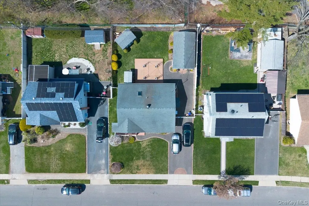 18 Seitz Drive Bethpage NY 11714