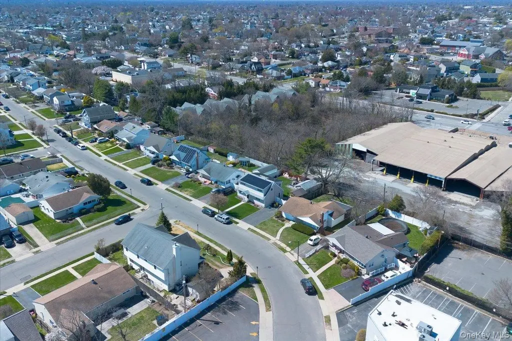 18 Seitz Drive Bethpage NY 11714