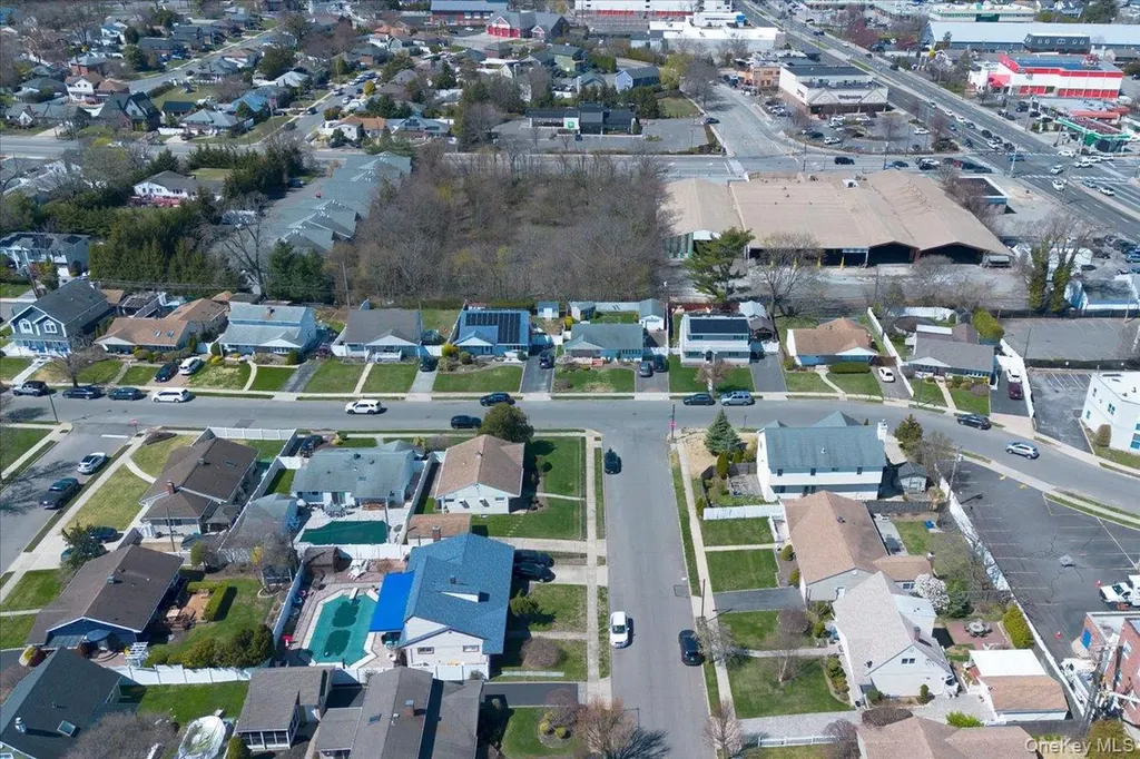 18 Seitz Drive Bethpage NY 11714