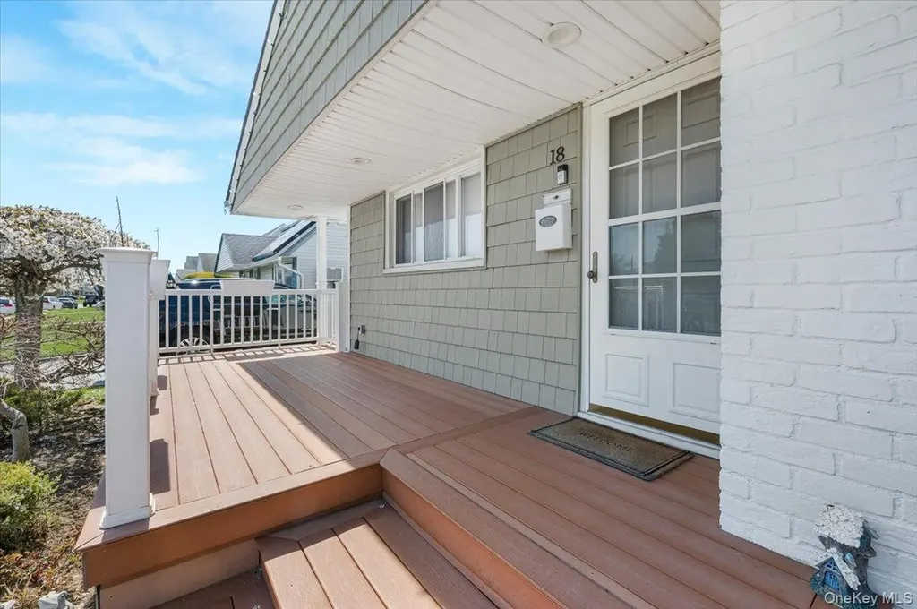 18 Seitz Drive Bethpage NY 11714