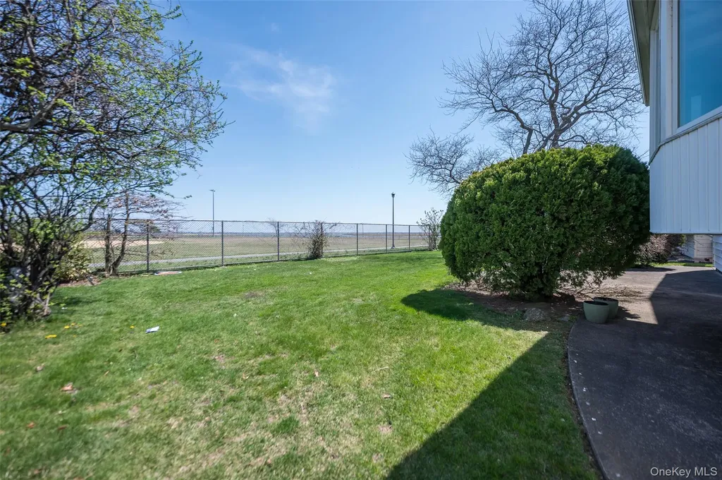 3905 Greentree Drive Oceanside NY 11572