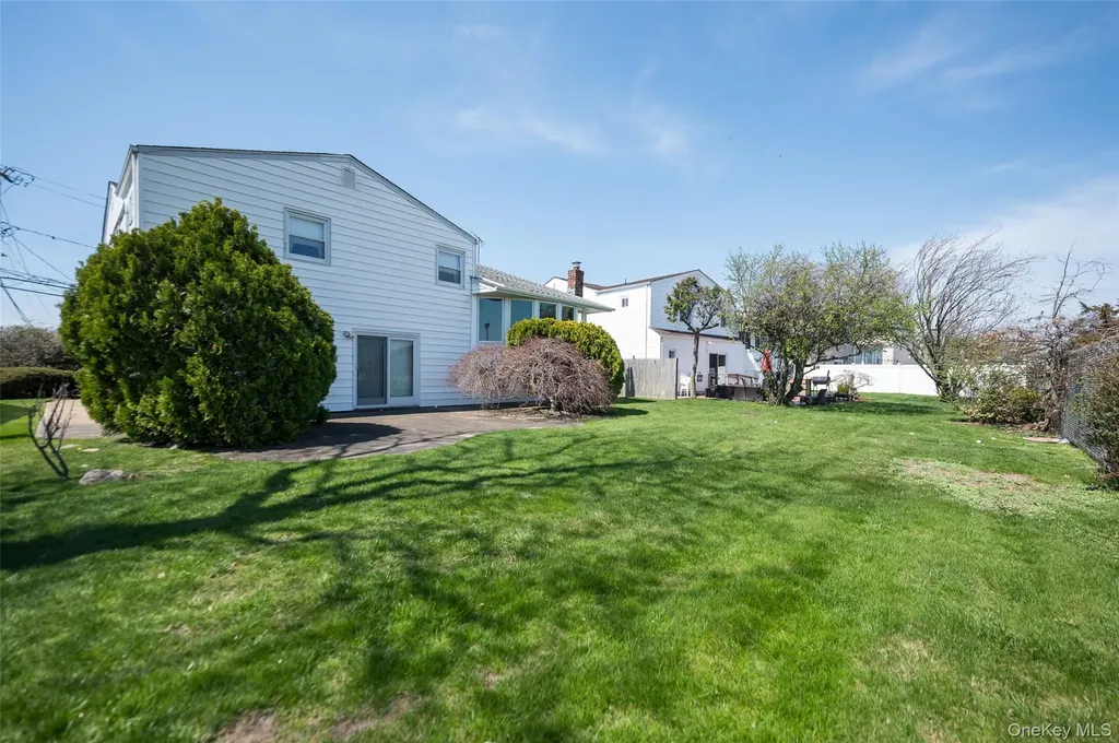 3905 Greentree Drive Oceanside NY 11572